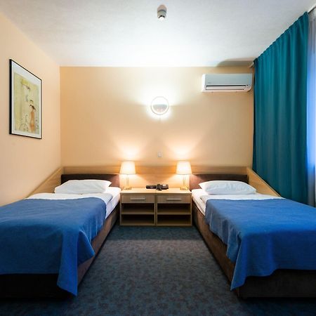 Ibb Hotel Minsk Exteriör bild