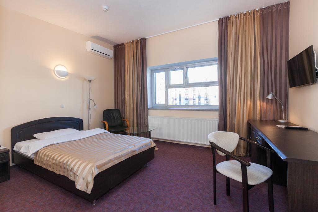 Ibb Hotel Minsk Exteriör bild