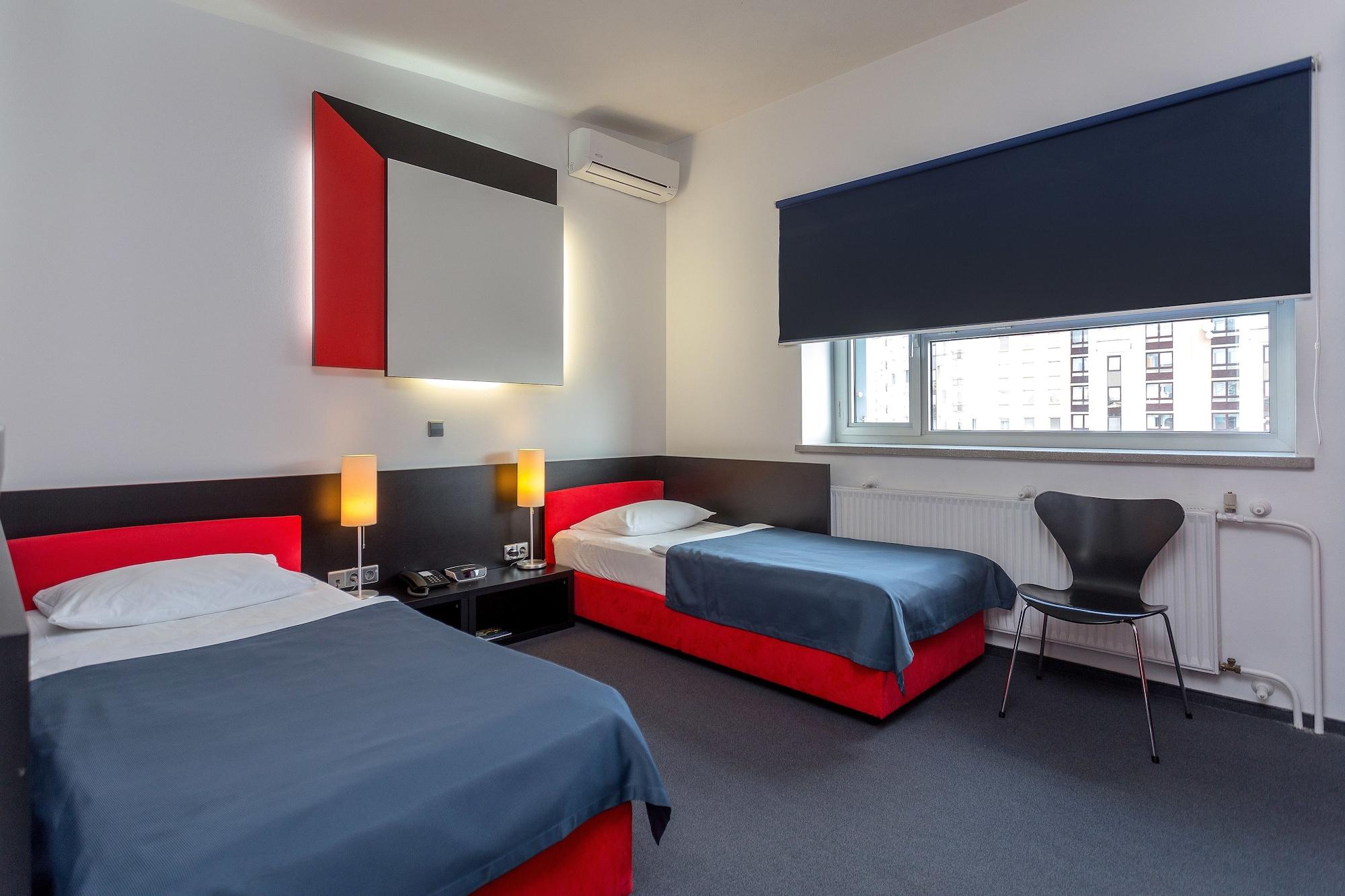 Ibb Hotel Minsk Exteriör bild